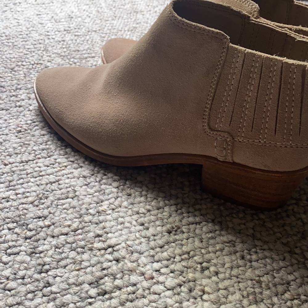 Shoes - Picture 3 of 4